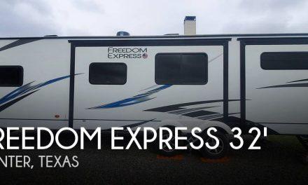 2020 Coachmen Freedom Express 320BHDS