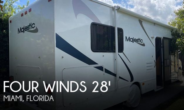 2012 Thor Motor Coach Four Winds Majestic 28A