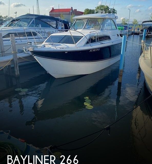 2012 Bayliner Discovery 266