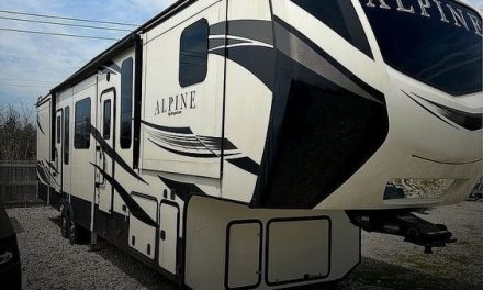 2019 Keystone Alpine 3800FK