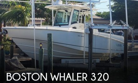 2011 Boston Whaler 320 Outrage