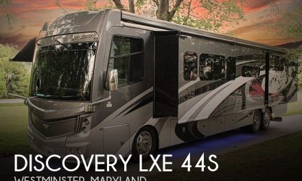 2022 Fleetwood Discovery Lxe 44s