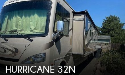 2014 Thor Motor Coach Hurricane 32N