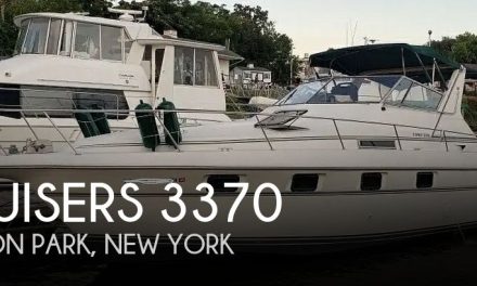 1989 Cruisers Yachts Esprit 3370