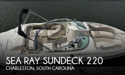 2004 Sea Ray Sundeck 220