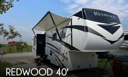 2021 CrossRoads Redwood Fifth Wheel Series M-4001 Lk