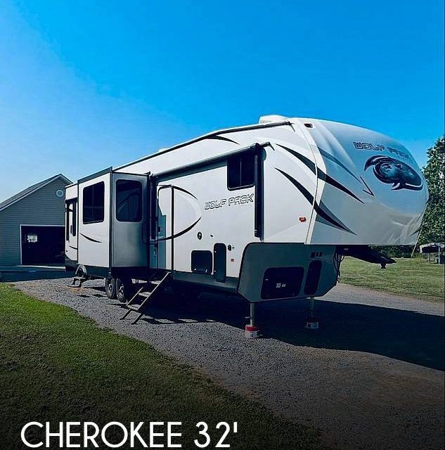 2018 Forest River Cherokee Wolf Pack Toy Hauler 325pack13