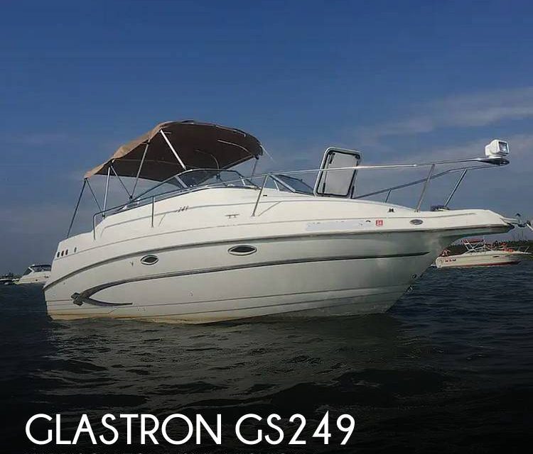 2002 Glastron GS249