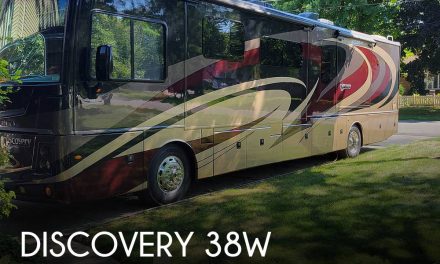 2019 Fleetwood Discovery 38W