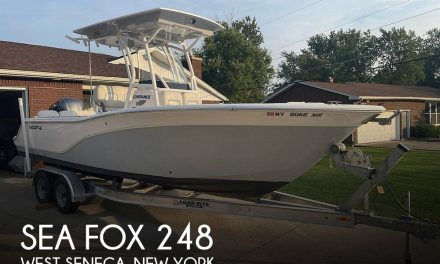 2019 Sea Fox Commander 248