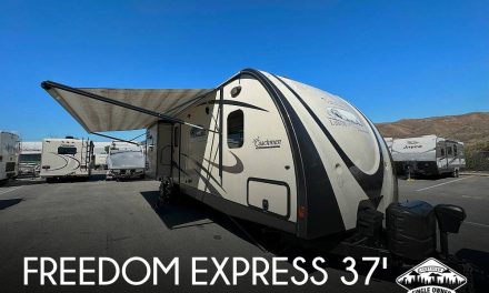 2015 Coachmen Freedom Express Liberty Edition 320BHDS