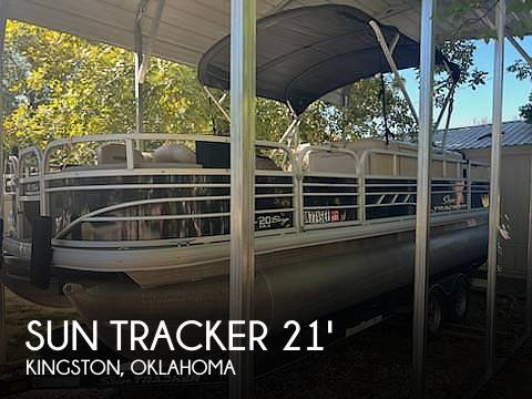 2020 Sun Tracker Party Barge DLX