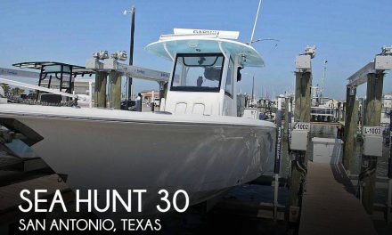 2019 Sea Hunt Gamefish 30 CC “COFFIN BOX”