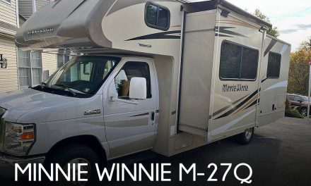 2017 Winnebago Minnie Winnie M-27Q