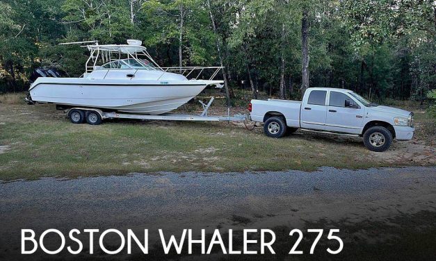 2005 Boston Whaler 275 Conquest