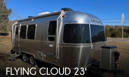 2023 Airstream Flying Cloud 23FB Queen