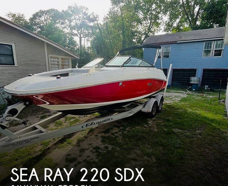 2017 Sea Ray 220 Sdx