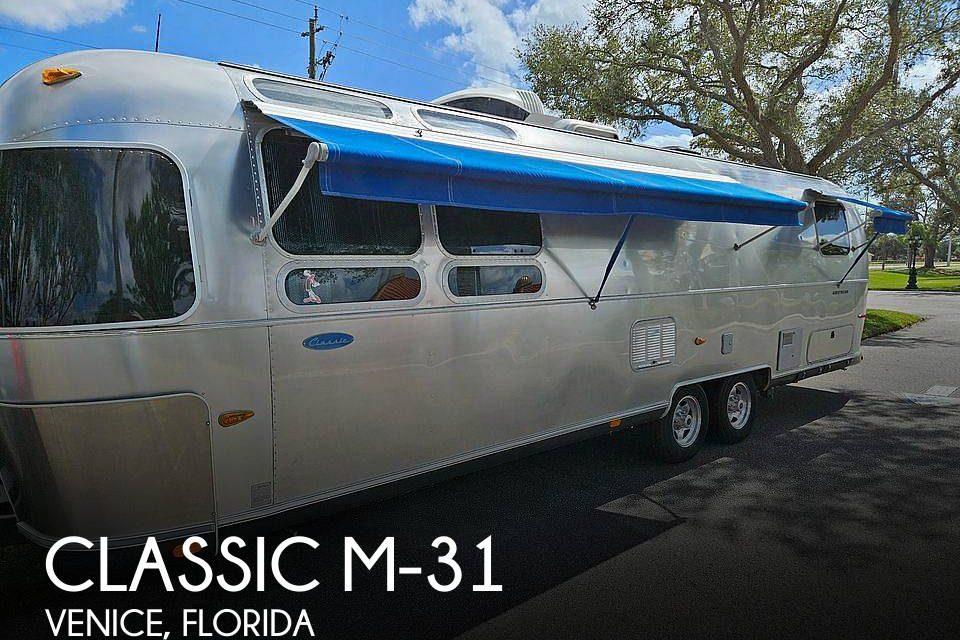 2005 Airstream Classic Rear Twin Beds