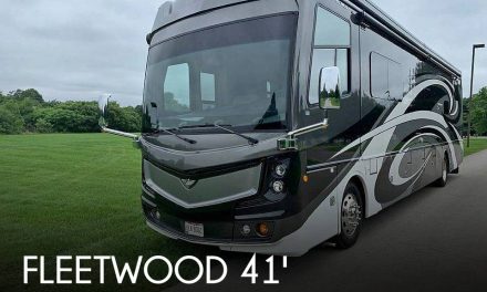 2017 Fleetwood Fleetwood Discovery LXE 40E