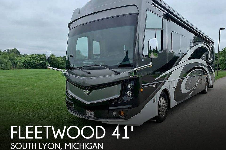 2017 Fleetwood Fleetwood Discovery LXE 40E