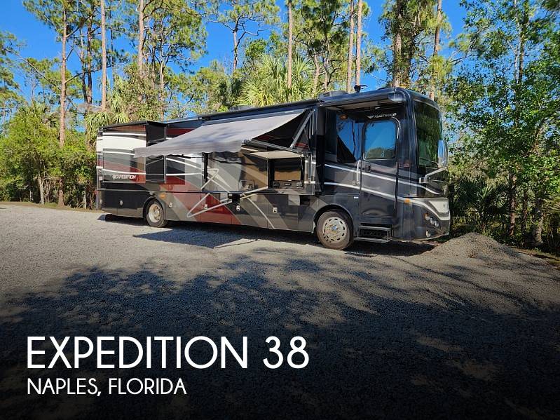 2015 Fleetwood Expedition 38