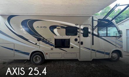 2017 Thor Motor Coach Axis 25.4