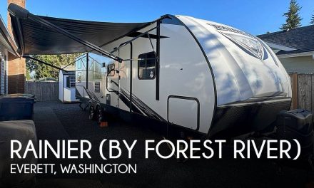 2021 Rainier (by FOREST RIVER) 28QBR