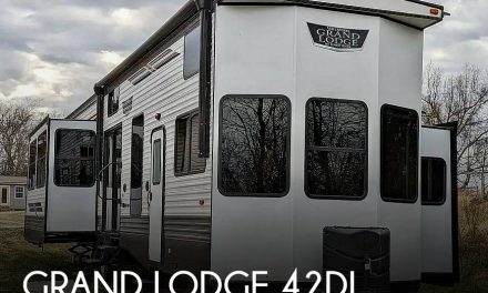 2022 Wildwood Grand Lodge 42DL