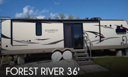 2018 Forest River Forest River Rockwood Signature Ultra Lite 8335 BSS