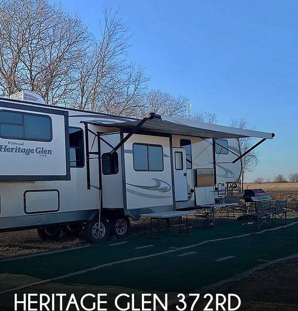 2017 Forest River Heritage Glen 372RD