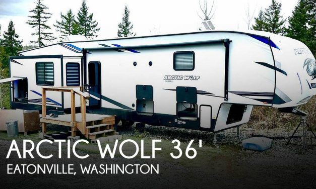 2022 Cherokee Arctic Wolf 3660 Suite