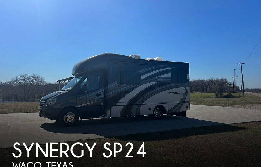 2016 Thor Motor Coach Synergy SP24