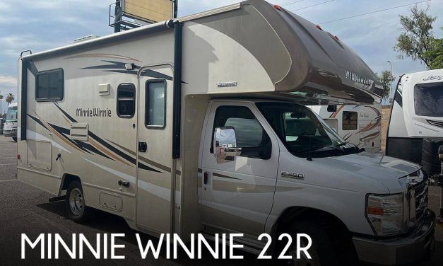 2016 Winnebago Minnie Winnie 22R