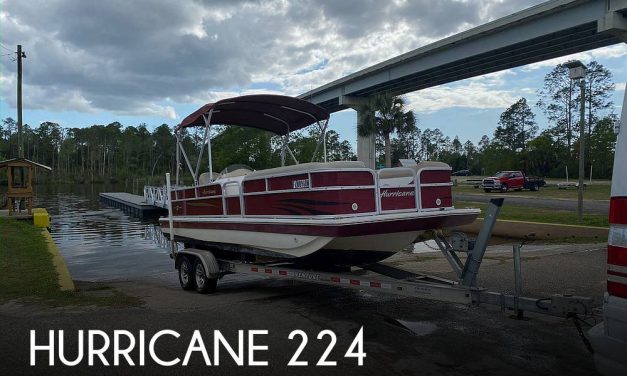 2012 Hurricane 224 Fun Deck