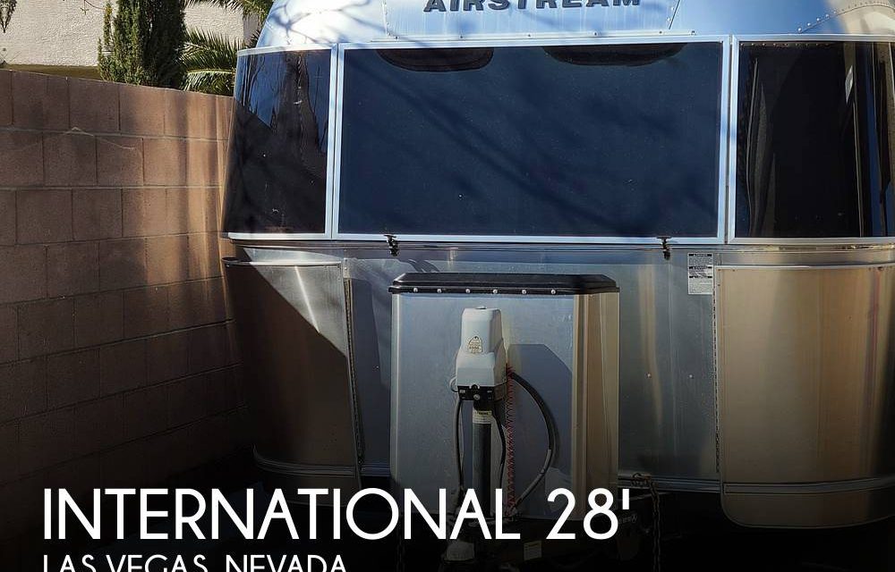 2018 Airstream International Serenity 28RBQ