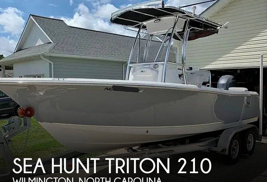 2020 Sea Hunt Triton 210