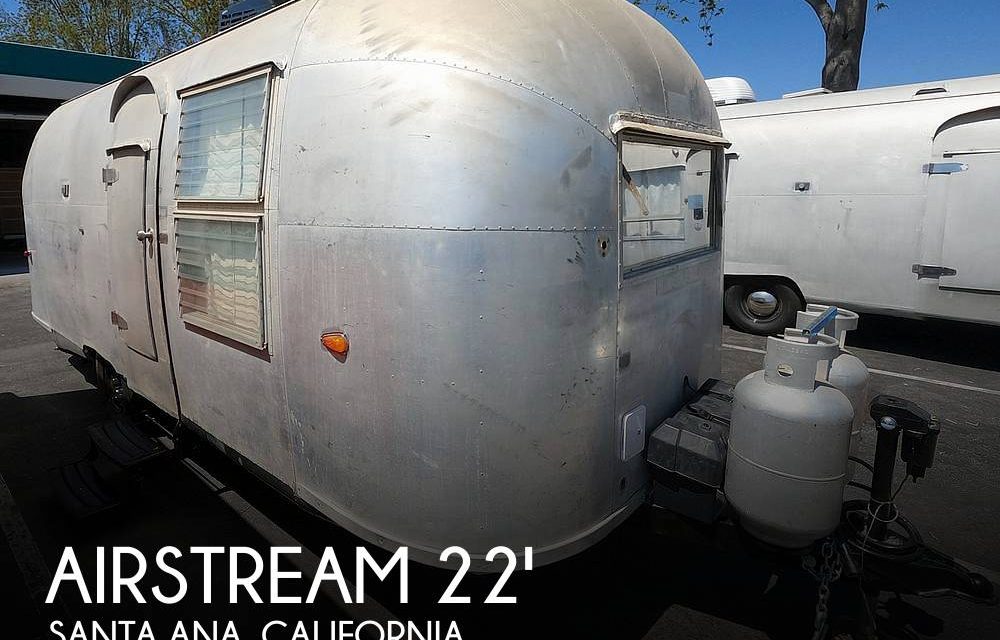 1960 Airstream Airstream Flying Cloud 22
