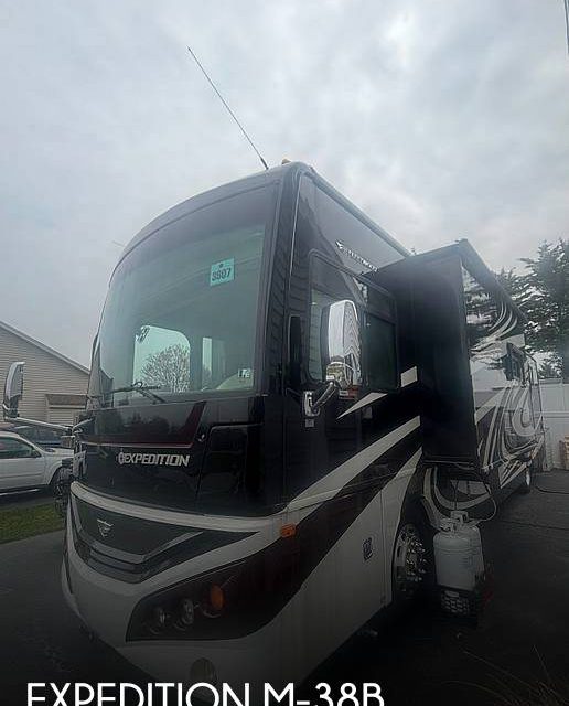 2012 Fleetwood Expedition M-38B
