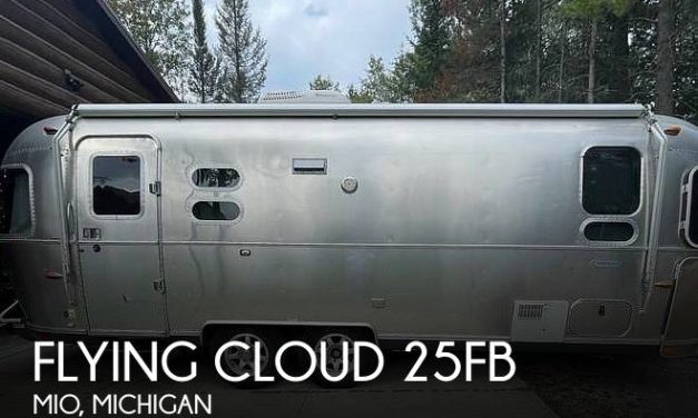 2015 Airstream Flying Cloud 25FB