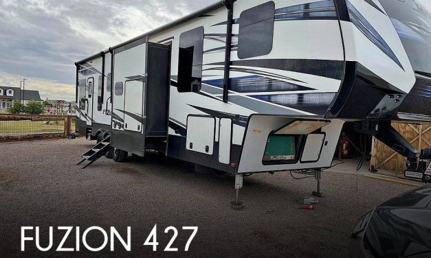 2019 Keystone Fuzion 427
