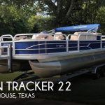 2017 Sun Tracker 22 Fishing Barge