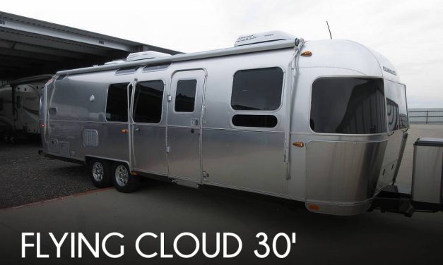 2019 Airstream Flying Cloud 30FB Bunk