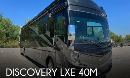 2019 Fleetwood Discovery LXE 40M